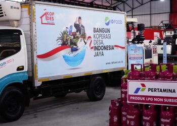 Menteri Nusron Dampingi Presiden Prabowo Resmikan 80.000 Koperasi Desa Merah Putih