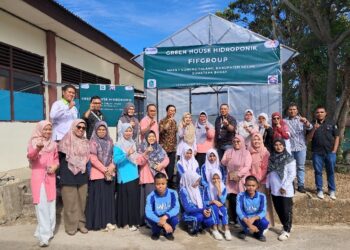 FIFGROUP Cabang Solok Resmikan Green House Hidroponik dan Gelar Jam Sosial Mengajar di SMKN 1 Gunung Talang