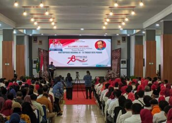 Wali Kota Padang Luncurkan Koperasi Merah Putih, Pengurus Berprestasi Terima Penghargaan