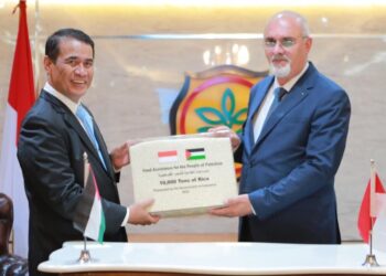 Pemerintah Indonesia menyalurkan bantuan kemanusiaan berupa 10.000 ton beras kepada Palestina.  IST