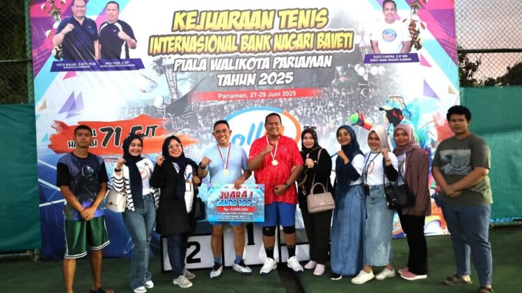 Wali Kota Pariaman, Yota Balad, juara Tenis Internasional BAVETI Piala Wali Kota Pariaman 2025, ia berhasil menyabet juara pertama untuk kategori Ganda Putra Kelompok 100. IST