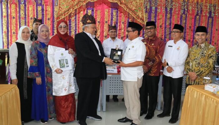 Anggota Komisi VIII DPR RI Apresiasi Layanan Jemaah Lansia di Embarkasi Padang