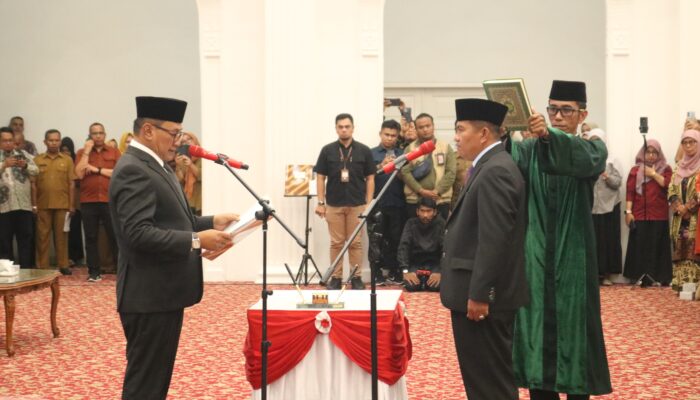 Rismal Hadi Jabat Sekda Bukittinggi