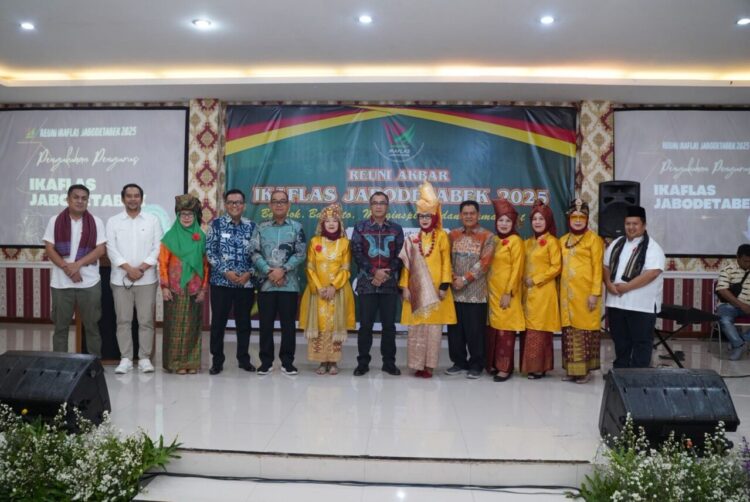 Prosesi pengukuhan Ikatan Alumni SMA Negeri 2 Payakumbuh (IKAFLAS) wilayah Jabodetabek, Sabtu, (23/8/2025), di Gedung Tribuana Kopassus, Cijantung. IST
