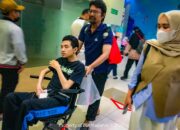 BSI Maslahat Hadirkan Kursi Roda untuk Dimas, Pelajar Bekasi dengan Semangat Pantang Menyerah