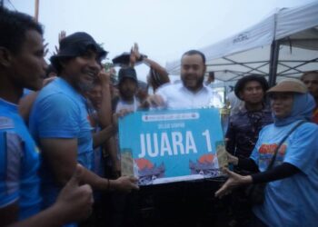 Tim Redist Merah Juara Selaju Sampan