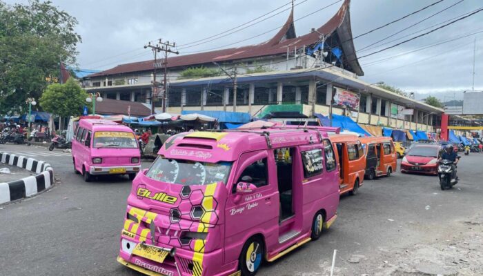 Perlu Pembenahan, Dishub Sebut Parkir Liar di Padang Masih Marak