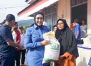 Cindy Monica Kawal Penyaluran Bantuan Pangan di Pasbar