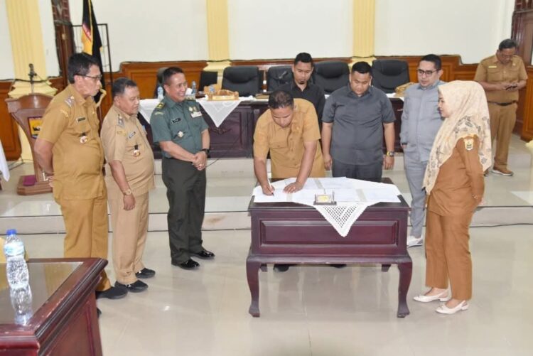 GELAR RAPAT—DPRD Kota Pariaman menggelar rapat paripurna pengesahan Rancangan Peraturan Daerah tentang Perubahan APBD Tahun Anggaran 2025, Selasa (19/8) sore. IST