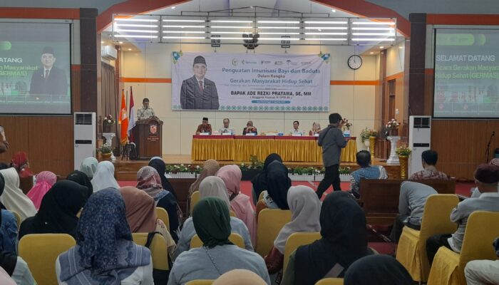 Anggota DPR RI, Ade Rezki Pratama Ajak Warga untuk Imunisasi Bayi