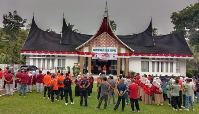 Memeriahkan HUT RI Ke-80, Kecamatan Lubuk Sikaping Gelar Fun Game