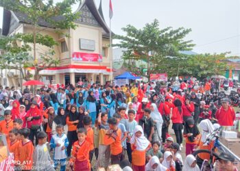 Meriah! Ribuan Warga Kayutanam Ikuti Gerak Jalan Jantung Sehat Semarakkan HUT RI ke-80