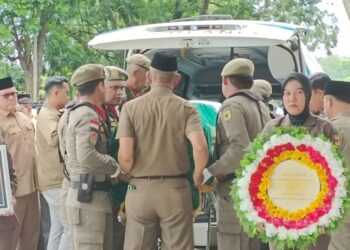 Pamong Senior Dr Alfian Jamrah Berpulang, Bupati Eka Putra Merasa Kehilangan