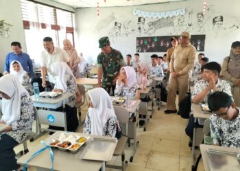 Hari Pertama Pelaksanaan MBG di SMPN 2 Koto Baru Dharmasraya Lancar