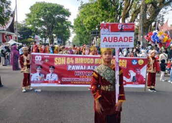 Pawai Alegoris Bawa Berkah bagi Pedagang di Bukittinggi