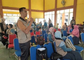 Tiga Fakultas Universitas Perintis Lakukan PMPKL di Pariangan Tanah Datar