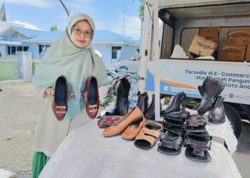 Sepatu Kulit Asli, Adel Shoes Hadir di Bazar Murah Kejati Sumbar