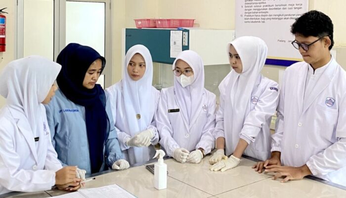 Spray Dinding Berbahan Kulit Jeruk Purut dan Bengkuang Solusi Atasi Blackmold Tanpa Jejak