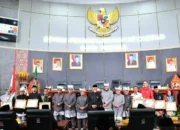 12 Tokoh Terima Pin Emas di Momen HJK Padang ke-356