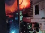 Puluhan Toko Blok Barat Pasar Payakumbuh Ludes Terbakar