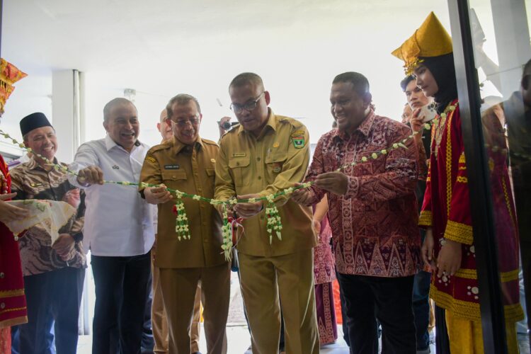 PT Semen Padang bersama Pemerintah Provinsi Sumatera Barat meresmikan Taman Digital Ecobrick di kompleks Museum Adityawarman, Senin (21/7). IST