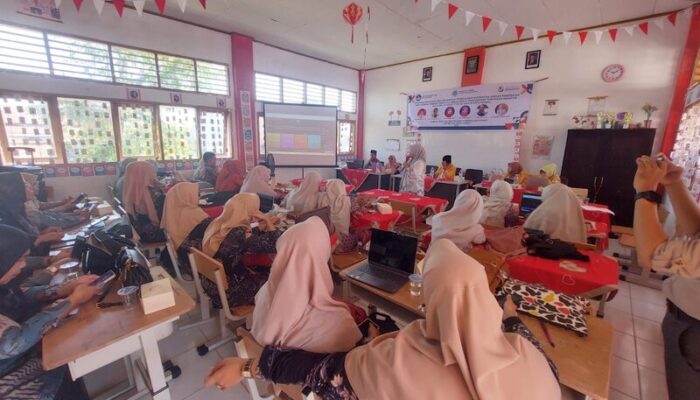 Guru SD Gugus VI Koto Tangah Dilatih Terapkan Pembelajaran Matematika Berbasis Deep Learning dan Teknologi