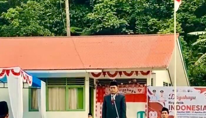 Pimpin Upacara HUT RI ke-80, Kadis Nakertrans Bakar Semangat Nasionalisme di Padang Tarok