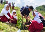 Jaga Keanekaragaman Hayati, Telkom Aktif Lakukan Penanaman Bibit Pohon di Berbagai Daerah
