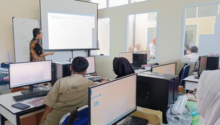 Dosen PNP Beri Pemahaman Pemodelan BIM di SMKN 5 Padang