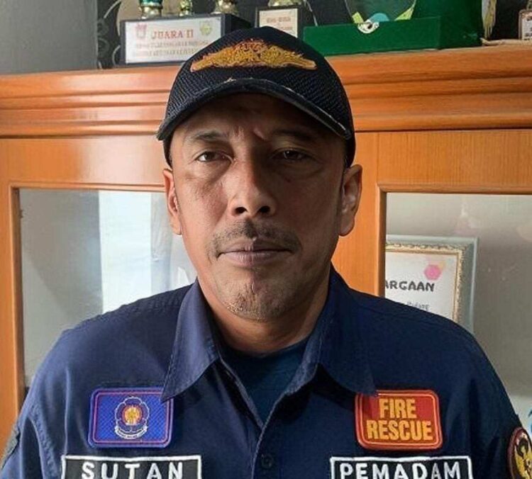 Kepala Bagian Proteksi Kebakaran Damkar Kota Padang, Sutan Hendra