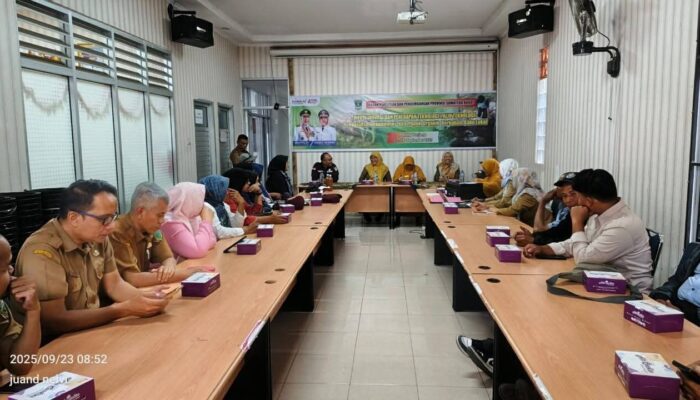 Petani Padang Panjang Dilatih Produksi Pupuk Organik dari Bahan Lokal