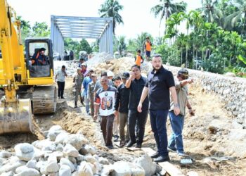 Wako Padang Sambangi Pembangunan Oprit Jembatan di Batipuh Panjang