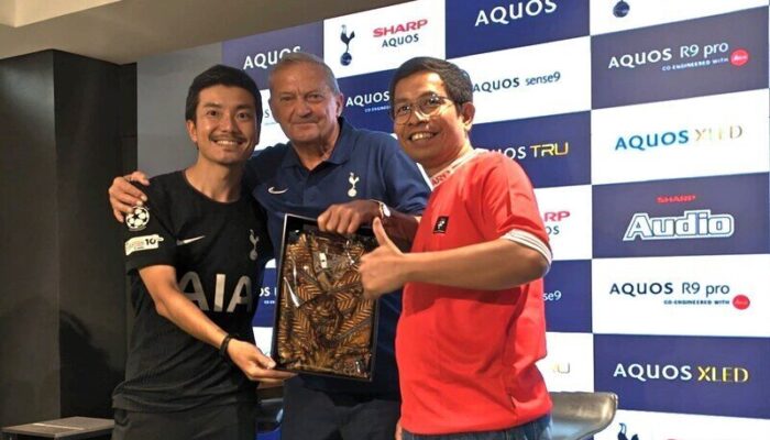 Sharp Hadirkan Legenda Spurs Gary Mabbutt di Jakarta, Konsumen Dimanjakan dengan Nobar Premier League dan Teknologi AQUOS