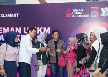 XLSMART Perluas Jaringan Pasca Merger, Gelar Teman UMKM Naik Kelas di Padang
