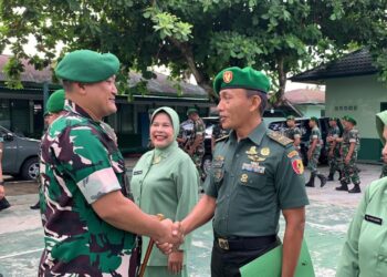 Dandim 0308/Pariaman Lepas 3 Prajurit Purna Tugas dan Terima 2 Warga Baru