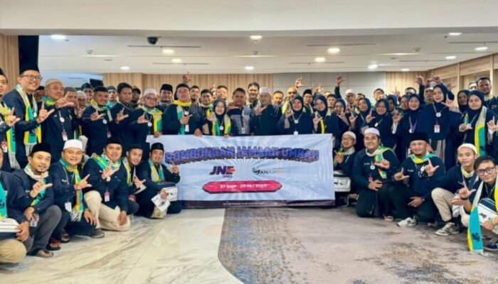 JNE Berangkatkan 1.643 Karyawan Ibadah Umrah