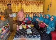 Ketua Dekranasda Dharmasraya Kunjungi Pengrajin Kerajinan Daur Ulang di Nagari Sungai Duo