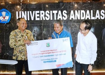 BTN hibahkan Toyota Hiace untuk Universitas Andalas