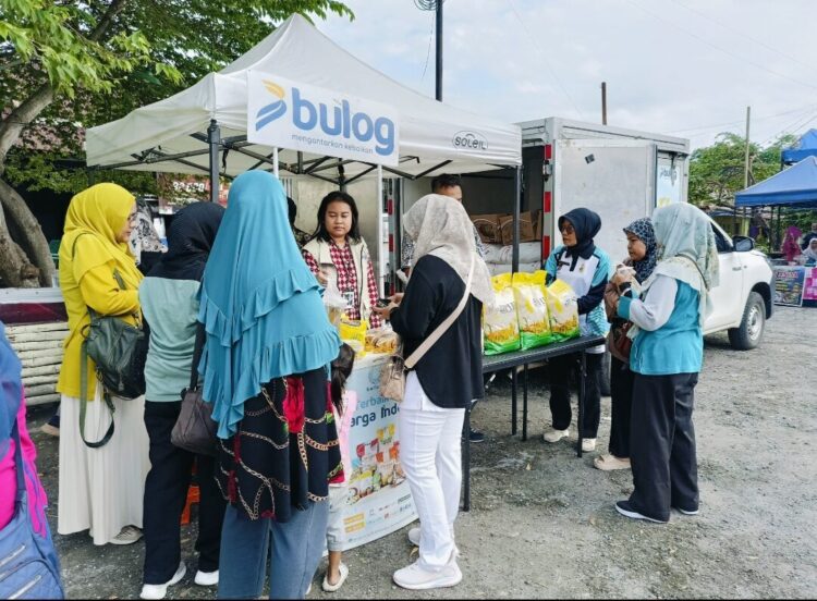 GPM dan pasar murah di Kantor Lurah Pampangan Nan XX Kecamatan Lubuk Begalung (Lubeg) Kota Padang, Kamis (25/9). WINDA