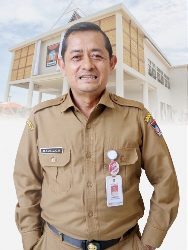 Kepala Badan Kepegawaian dan Sumber Daya Manusia (BKPSDM) Kota Padang Mairizon
