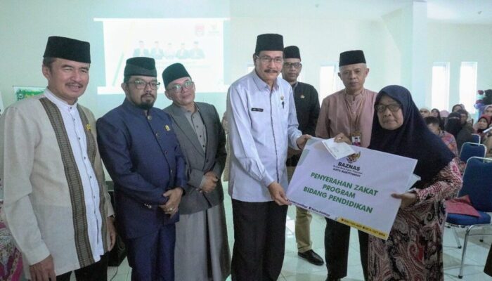 Baznas Bukittinggi Salurkan Zakat bagi 128 Mustahik