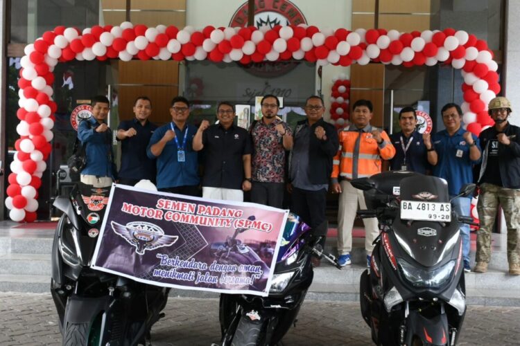 Semen Padang Motorbike Community (SPMC) dilepas secara resmi untuk mengikuti Festival Pacu Jalur 2025 di Tepian Narosa, Teluk Kuantan, Kabupaten Kuantan Singingi (Kuansing), Riau. IST