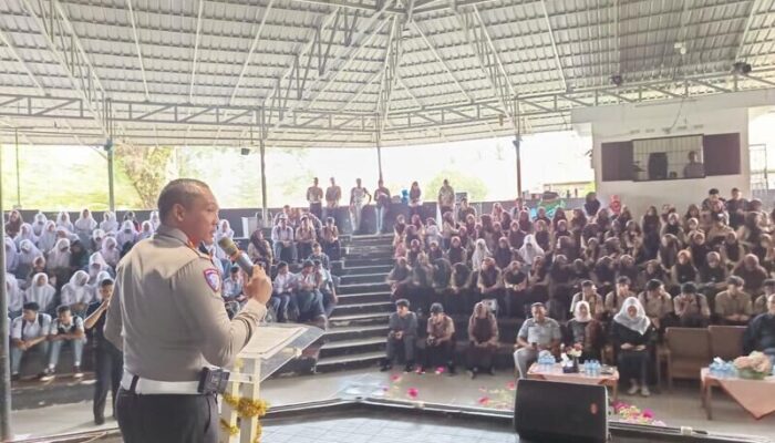 NGOPI Bareng Gen Z! Ditlantas Polda Sumbar Ajak Pelajar Padang Ngobrol Santai Soal Keselamatan Lalu Lintas