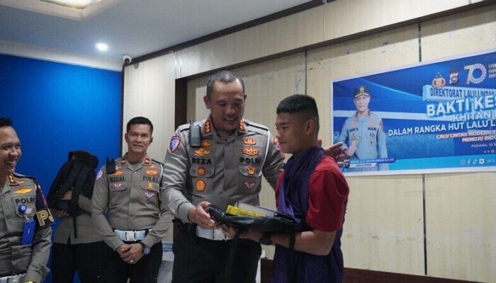 HUT ke-70, Ditlantas Polda Sumbar Gelar Sunatan Massal dan Layanan Kesehatan Gratis untuk Masyarakat