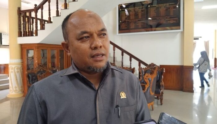 Terima Rp20,39 Juta Per Bulan, Indra Jaya Jelaskan Soal Gaji dan Pokir Dewan