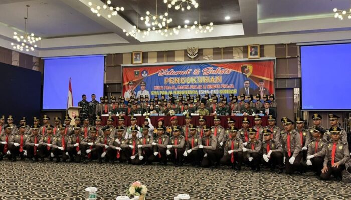 Dibanjiri Tokoh Penting, SMA Praja Nusantara Sumbar Kukuhkan 233 Taruna-Taruni