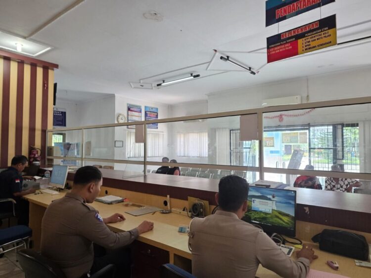 Samsat Agam berkomitmen menyukseskan program Gebyar Pemutihan Akhir Tahun Pajak Kendaraan Bermotor (PKB) Sumatera Barat 2025 yang digelar oleh Pemerintah Provinsi Sumatera Barat melalui Badan Pendapatan Daerah (Bapenda).  IST