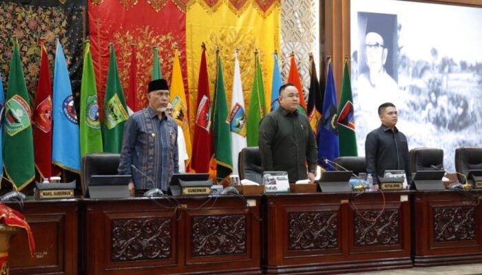 Fraksi-Fraksi DPRD Sumbar Ingatkan Pemda Soal Alokasi Belanja Modal  