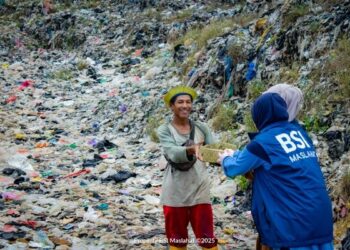 BSI Maslahat Hadirkan Pelayanan Kesehatan dan 1.000 Paket Makanan Bergizi di Bantargebang