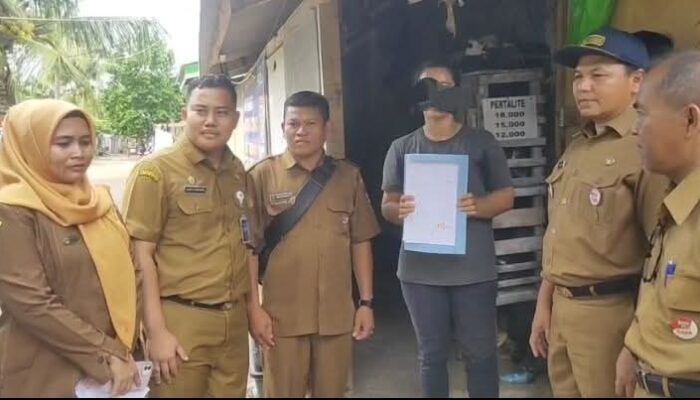 Buang Sampah ke Pantai, IRT di Padang Ditipiring